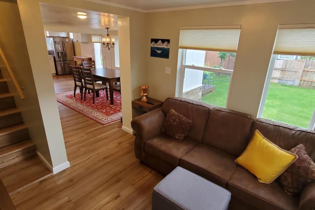 Luxury Dt Cottage - Free Parking - Self Check-In أنكوراج المظهر الخارجي الصورة