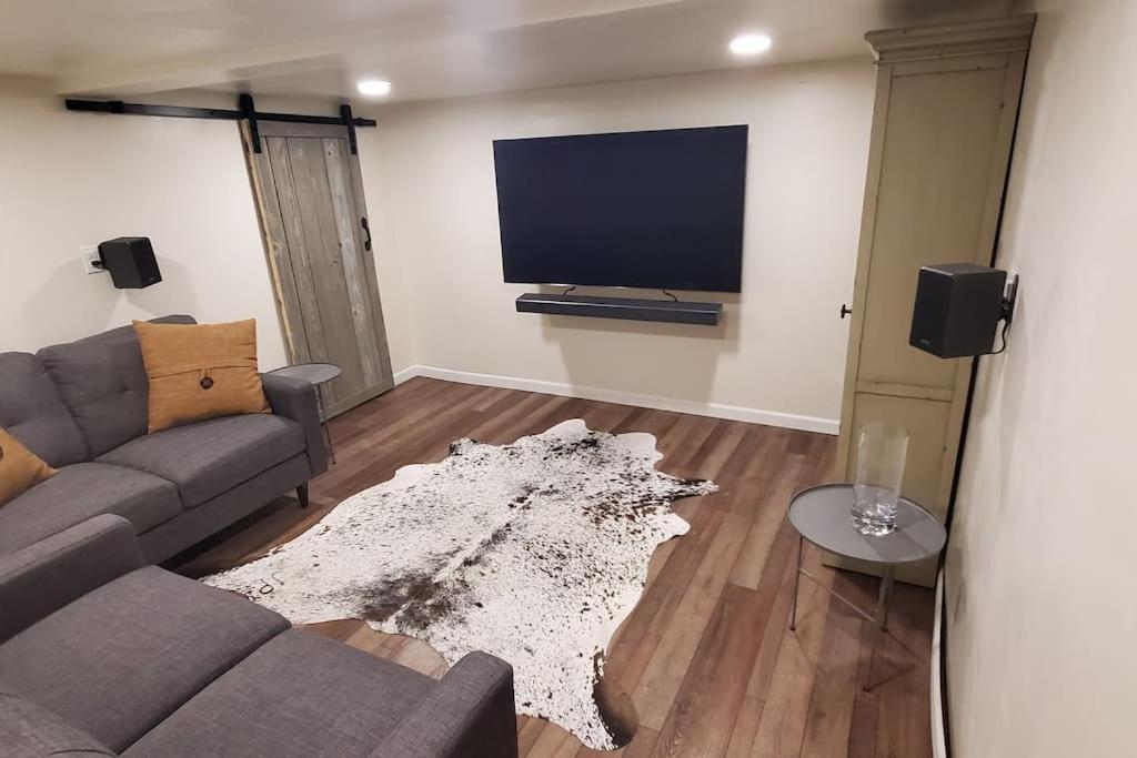Luxury Dt Cottage - Free Parking - Self Check-In أنكوراج المظهر الخارجي الصورة