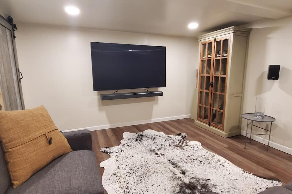 Luxury Dt Cottage - Free Parking - Self Check-In أنكوراج المظهر الخارجي الصورة