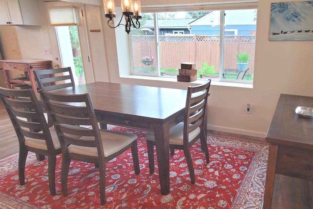 Luxury Dt Cottage - Free Parking - Self Check-In أنكوراج المظهر الخارجي الصورة