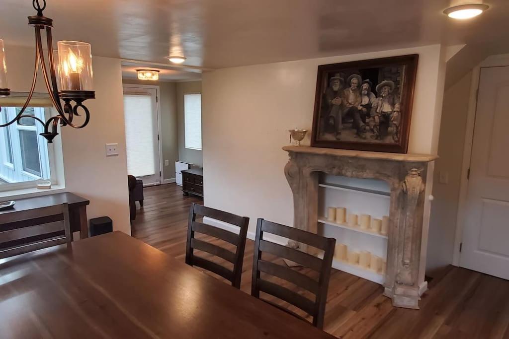 Luxury Dt Cottage - Free Parking - Self Check-In أنكوراج المظهر الخارجي الصورة